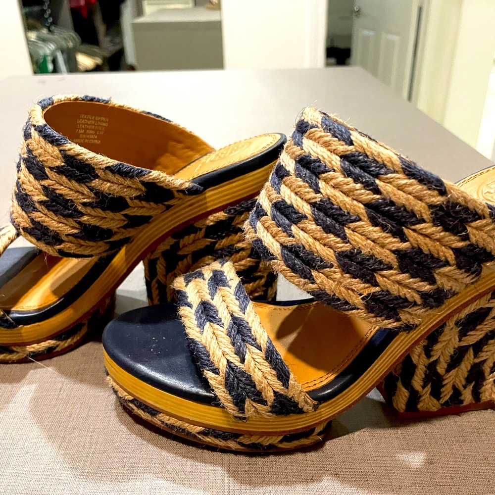 Tory Burch in perfect condition heels